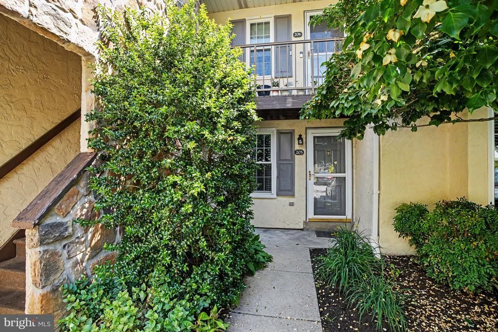 205 Valley Stream Lane, Unit 205, Chesterbrook, PA 19087 Main Photo