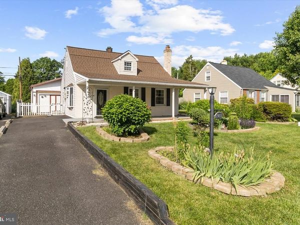 1933 CLEARVIEW AVENUE, JEFFERSONVILLE, PA 19403