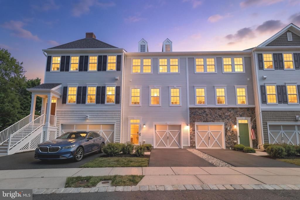 117 Beacon Lane, Eatontown, NJ 07724 Main Photo