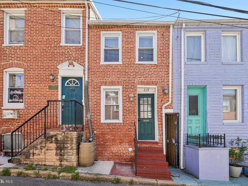 219 Chapel Street, Baltimore, MD 21231 Main Photo
