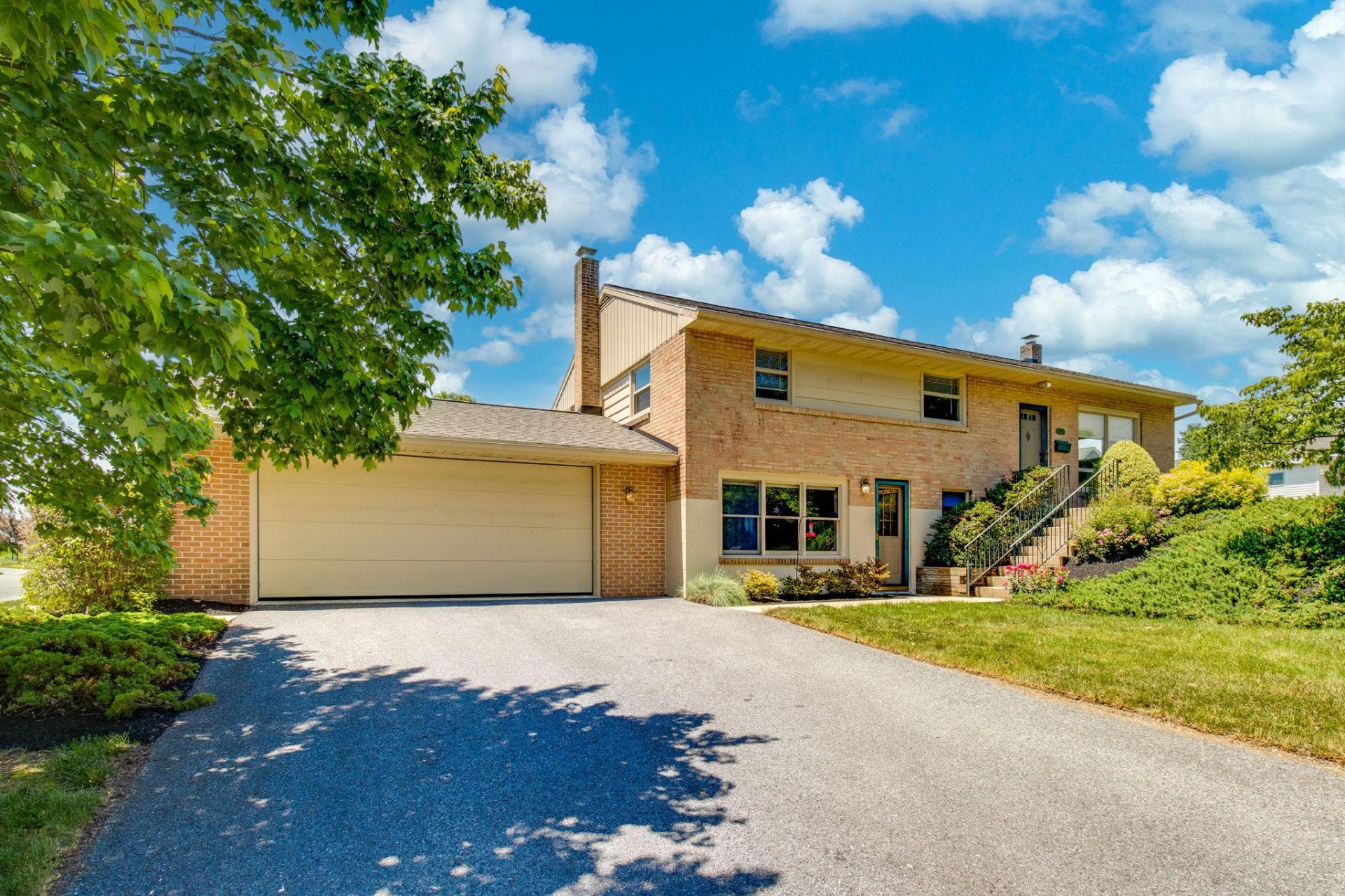108 S 5TH STREET, AKRON, PA 17501