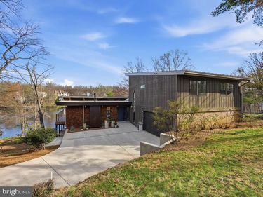 11216 S SHORE ROAD , RESTON, VA 20190