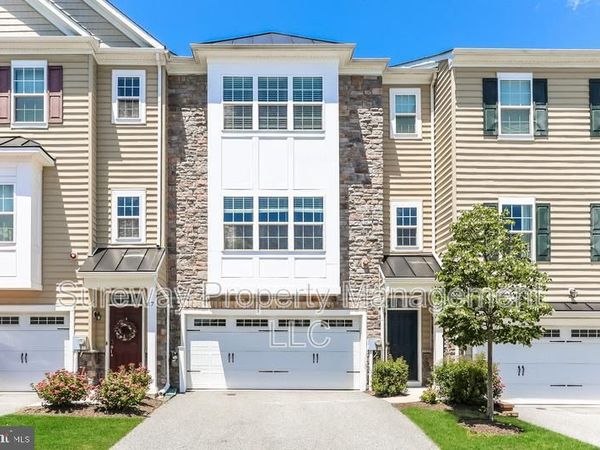 19 SKYLAR CIRCLE, MEDIA, PA 19063
