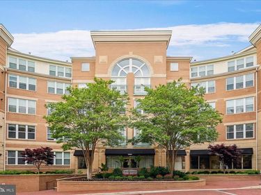 12000 MARKET STREET , Unit 371, RESTON, VA 20190