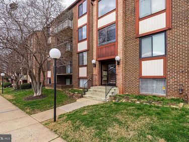 9728 KINGSBRIDGE DRIVE , Unit 101, FAIRFAX, VA 22031