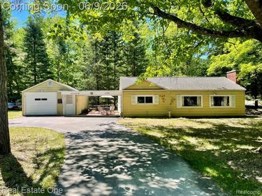 2596 E Fox Road, Alcona Twp, MI 48742