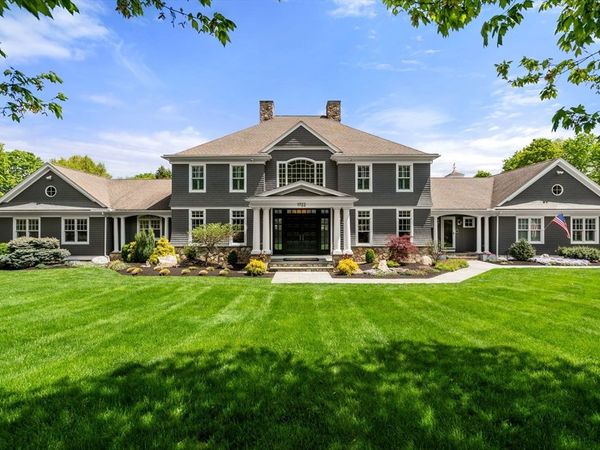 1722 Monument St, Concord, MA 01742