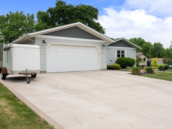 211 Sunrise Drive, Medford, MN 55049