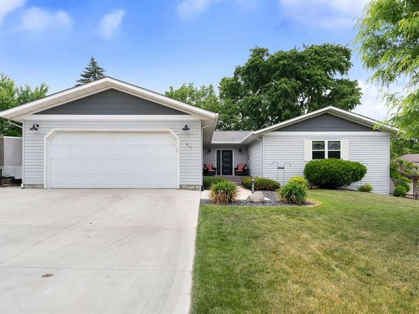 211 Sunrise Drive, Medford, MN 55049