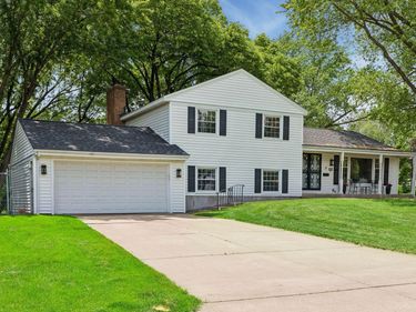 2095 Kelly Drive , Golden Valley, MN 55427