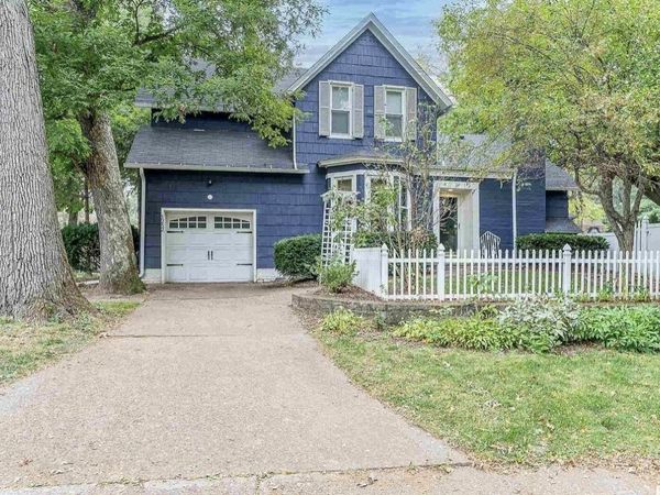 3232 PARK 16TH Street , Moline, IL 61265