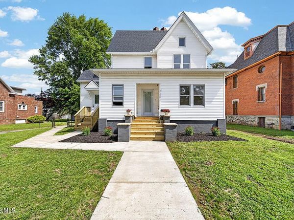 220 W Tiffin Street, Fostoria, OH 44830