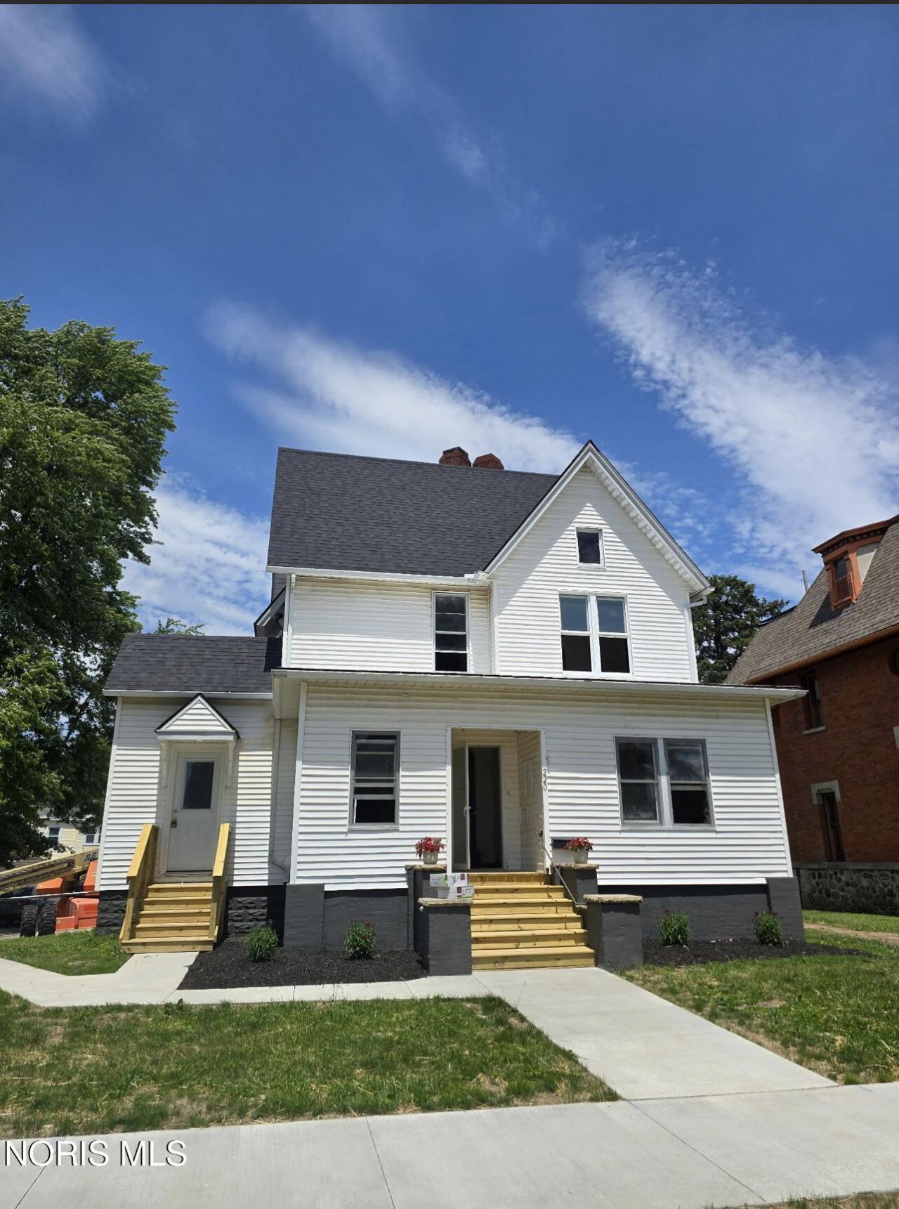 220 W Tiffin Street, Fostoria, OH 44830 Main Photo