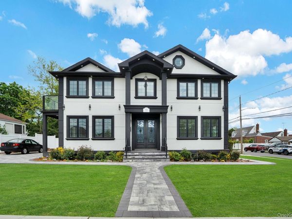 15 1st Street , Elmont, NY 11003