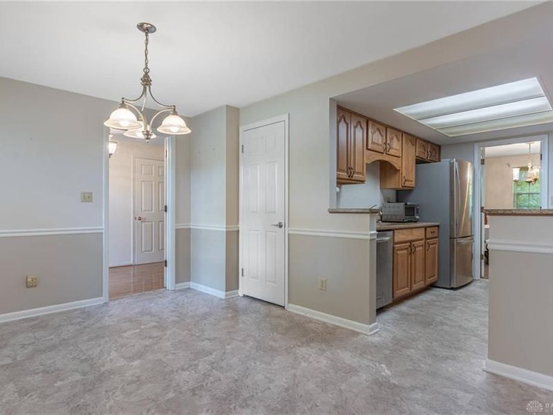 7715 John Elwood Drive, Centerville, OH 45459 Photo 6