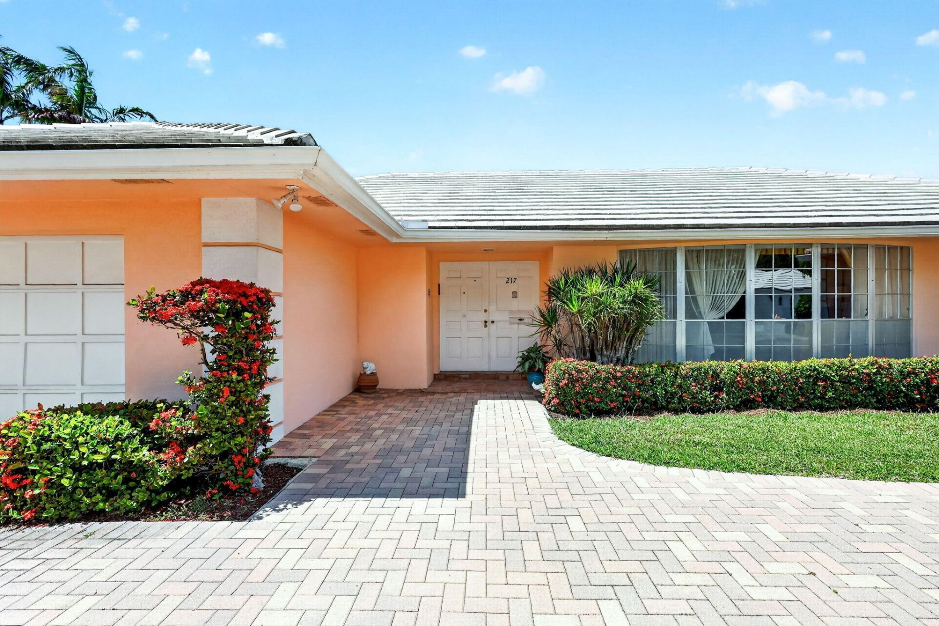 217 Plantation Road, Palm Beach, FL 33480 Photo