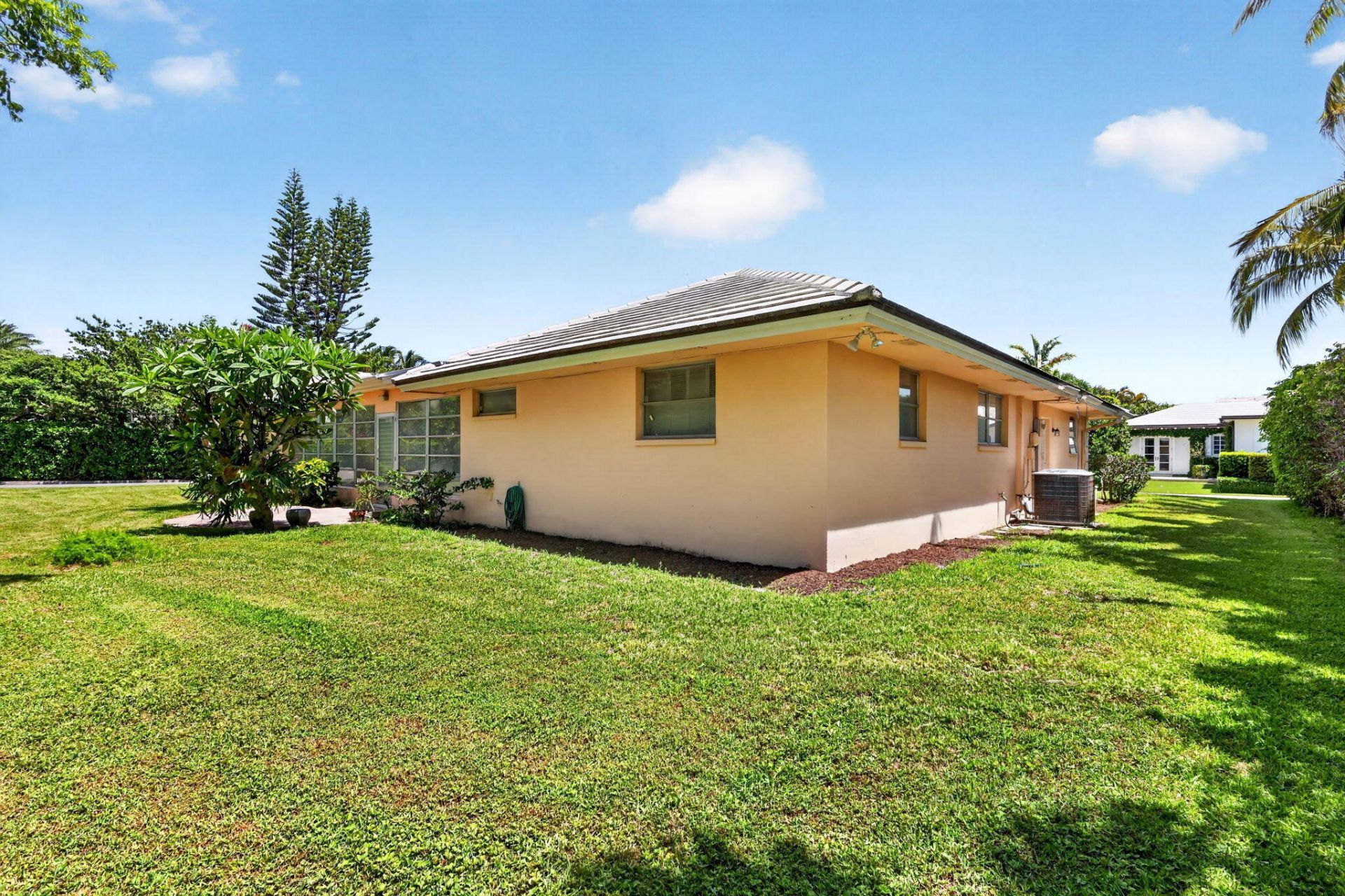 217 Plantation Road, Palm Beach, FL 33480 Photo