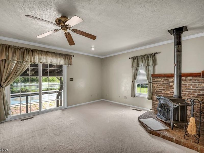 2948 Newton Falls, Newton Falls, OH 44444 Photo 6