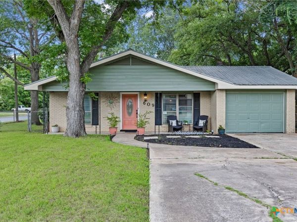 609 Laurel Street , Bastrop, TX 78602