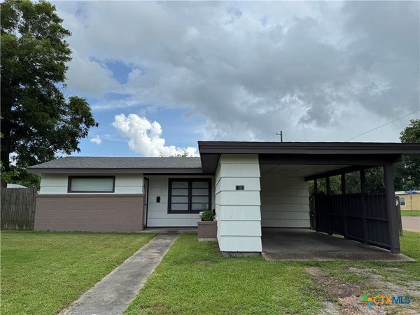 1701 E Mimosa Avenue , Victoria, TX 77901