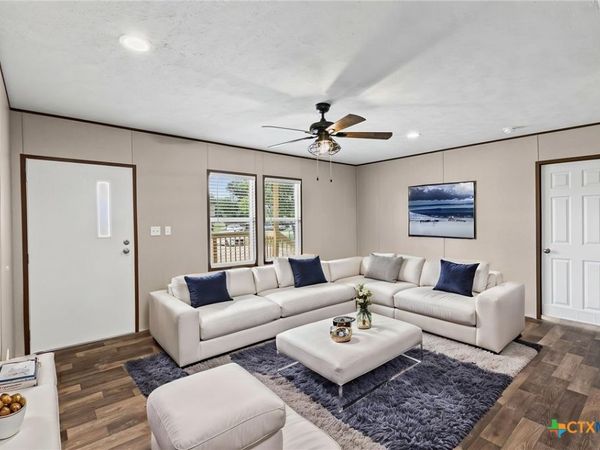305 S 6th Street , Buckholts, TX 76518