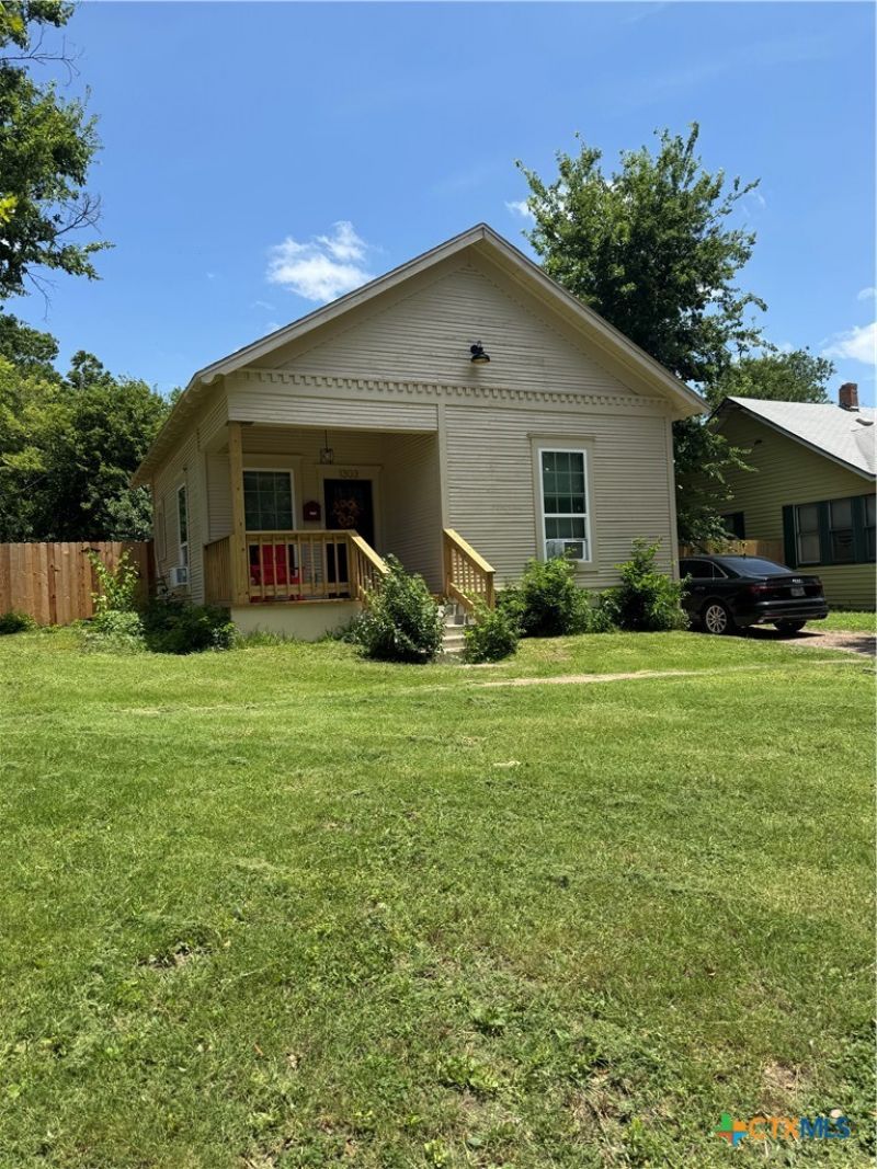 1303 S 13th Street, Temple, TX 76504 Main Photo