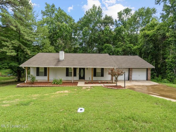 94 Deer Run Road, Hattiesburg, MS 39402