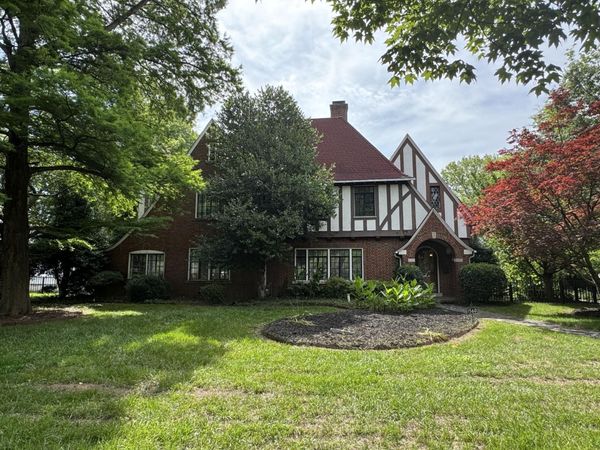 1560 N Ocoee Street , Cleveland, TN 37311