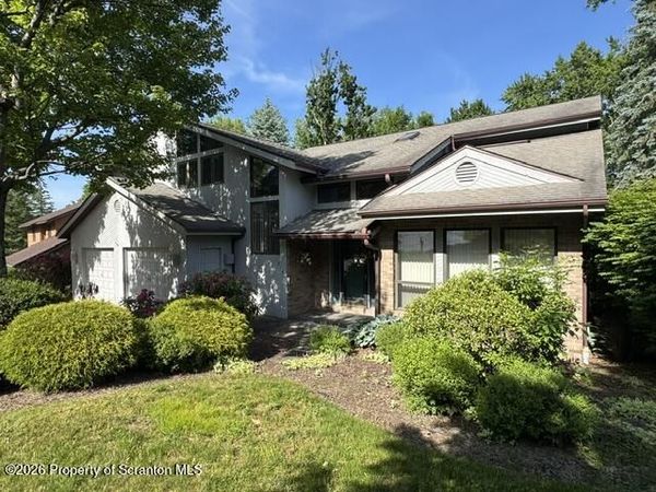 1314 Oakmont Road , Clarks Summit, PA 18411
