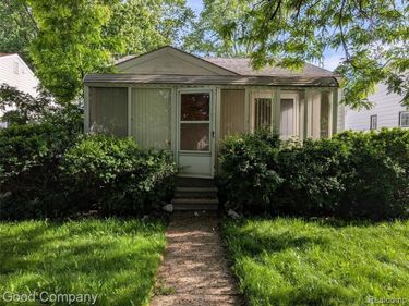 184 W Strathmore Avenue, Pontiac, MI 48340