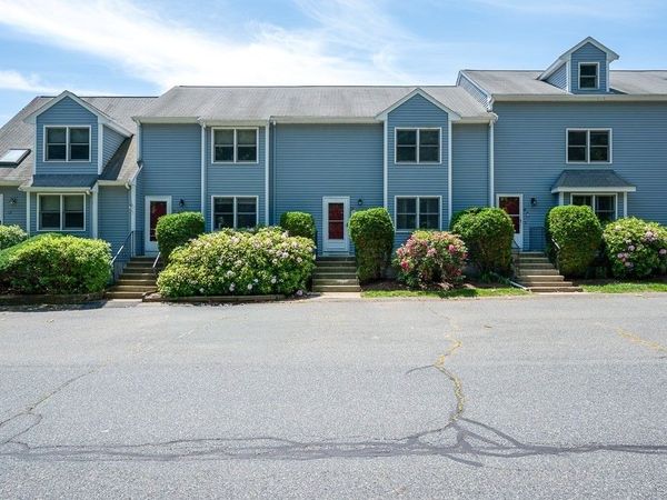 15 Pinecrest Vlg, Unit 15, Hopkinton, MA 01748