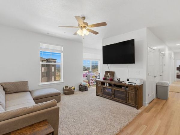 752 N FAVREAU LN , Unit V201, Saratoga Springs, UT 84045