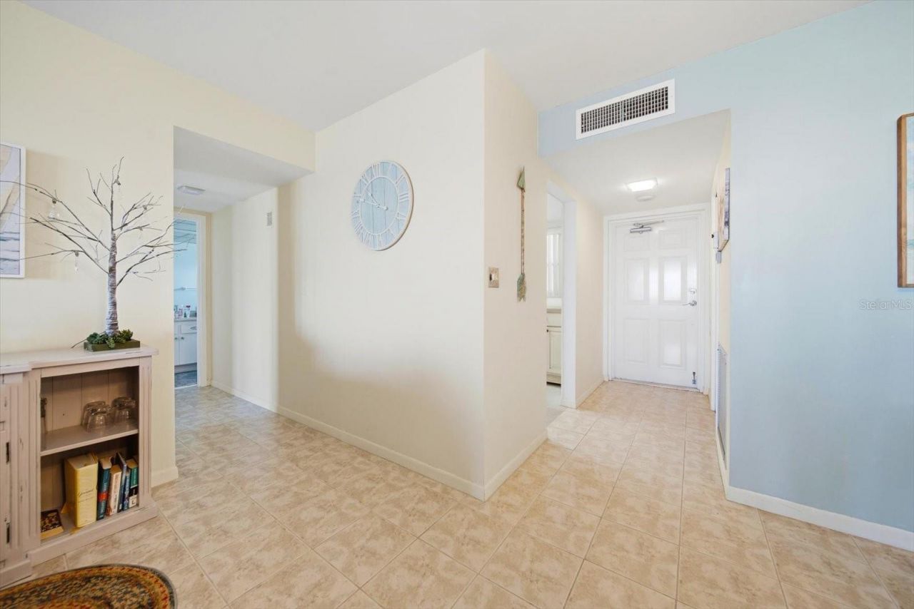 5108 Brittany Drive S, Unit 607, Saint Petersburg, FL 33715 Photo