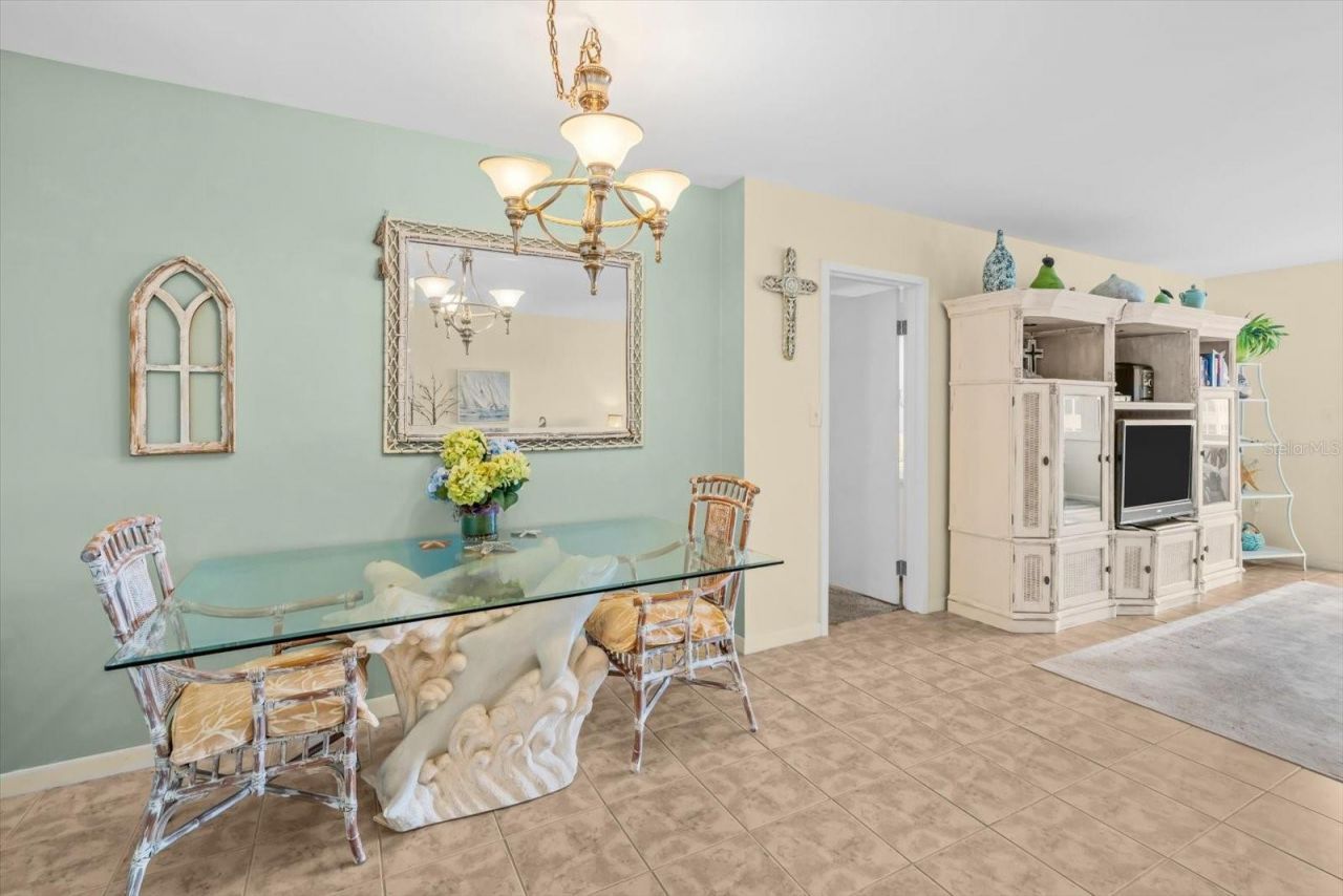 5108 Brittany Drive S, Unit 607, Saint Petersburg, FL 33715 Photo