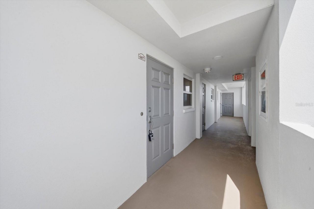 5108 Brittany Drive S, Unit 607, Saint Petersburg, FL 33715 Photo