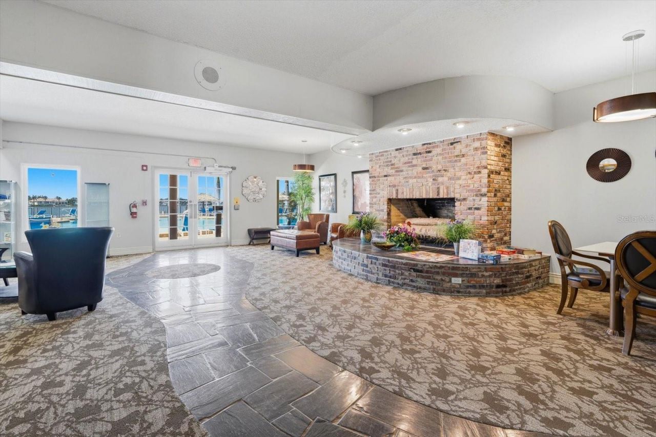 5108 Brittany Drive S, Unit 607, Saint Petersburg, FL 33715 Photo