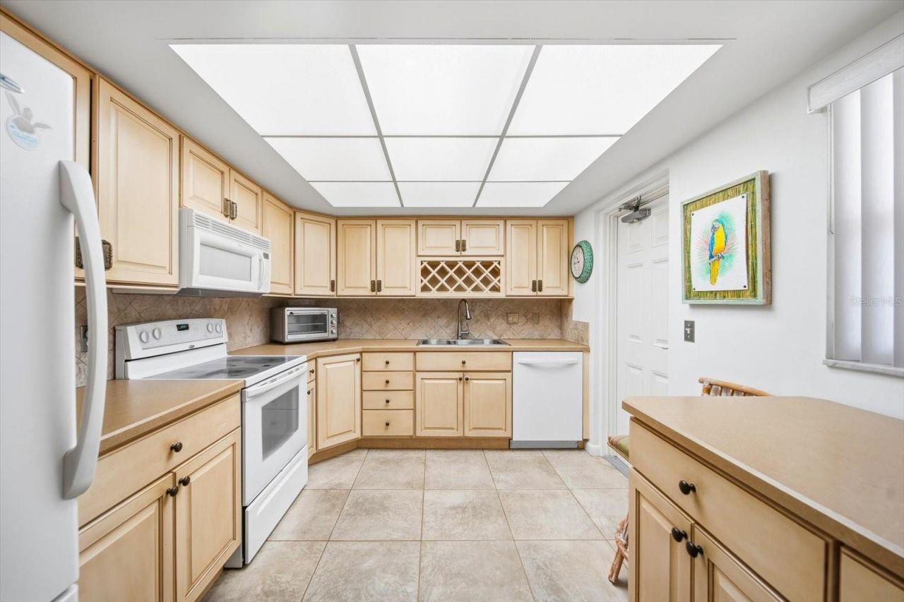 5108 Brittany Drive S, Unit 607, Saint Petersburg, FL 33715 Photo