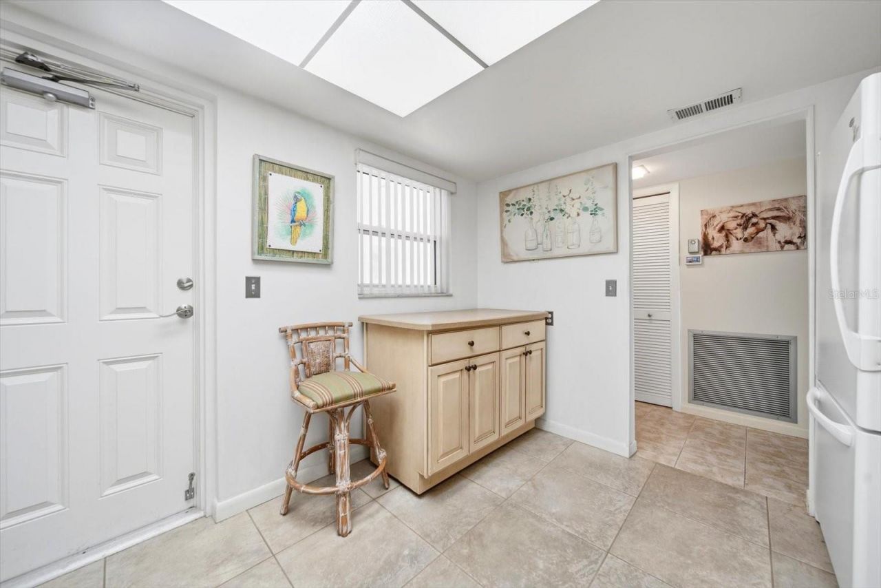 5108 Brittany Drive S, Unit 607, Saint Petersburg, FL 33715 Photo