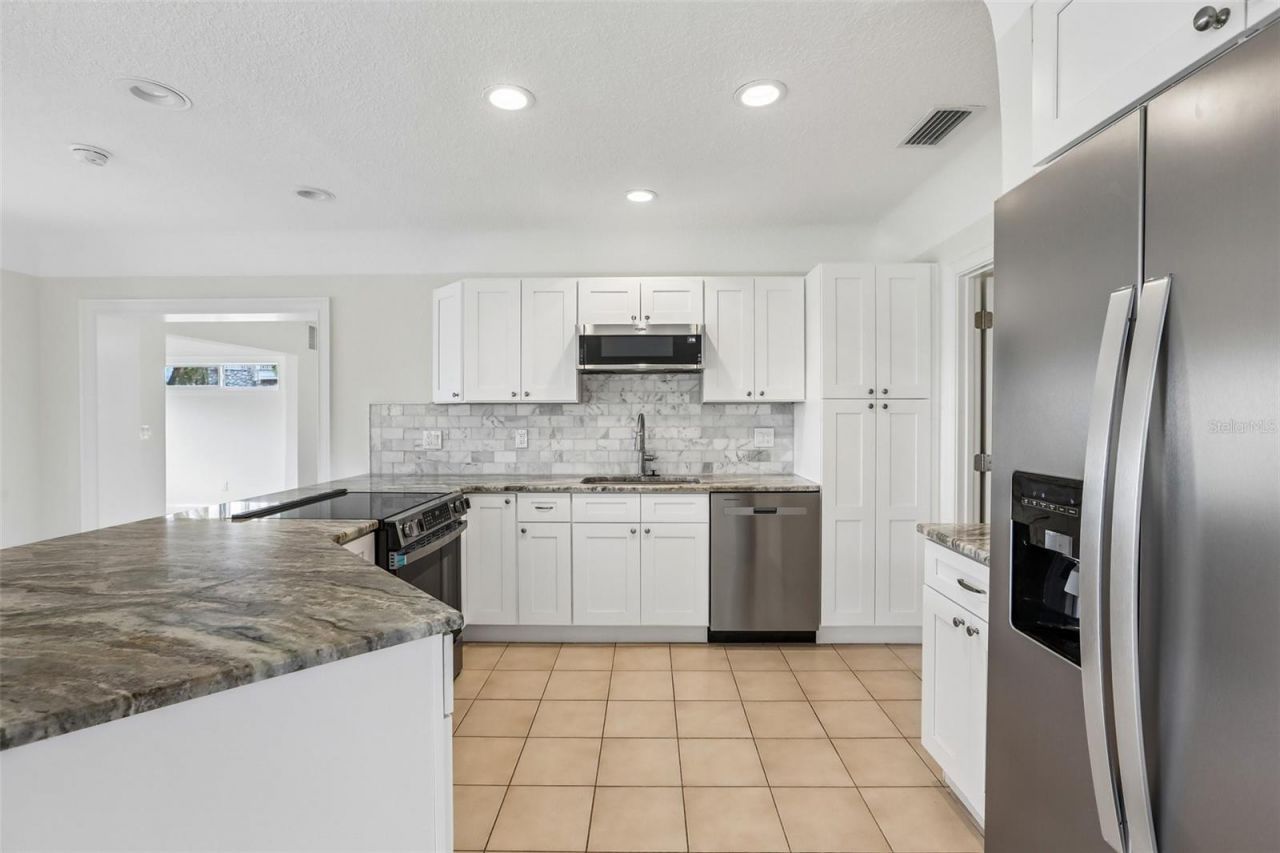 610 Indiana Avenue , Crystal Beach, FL 34681 Photo