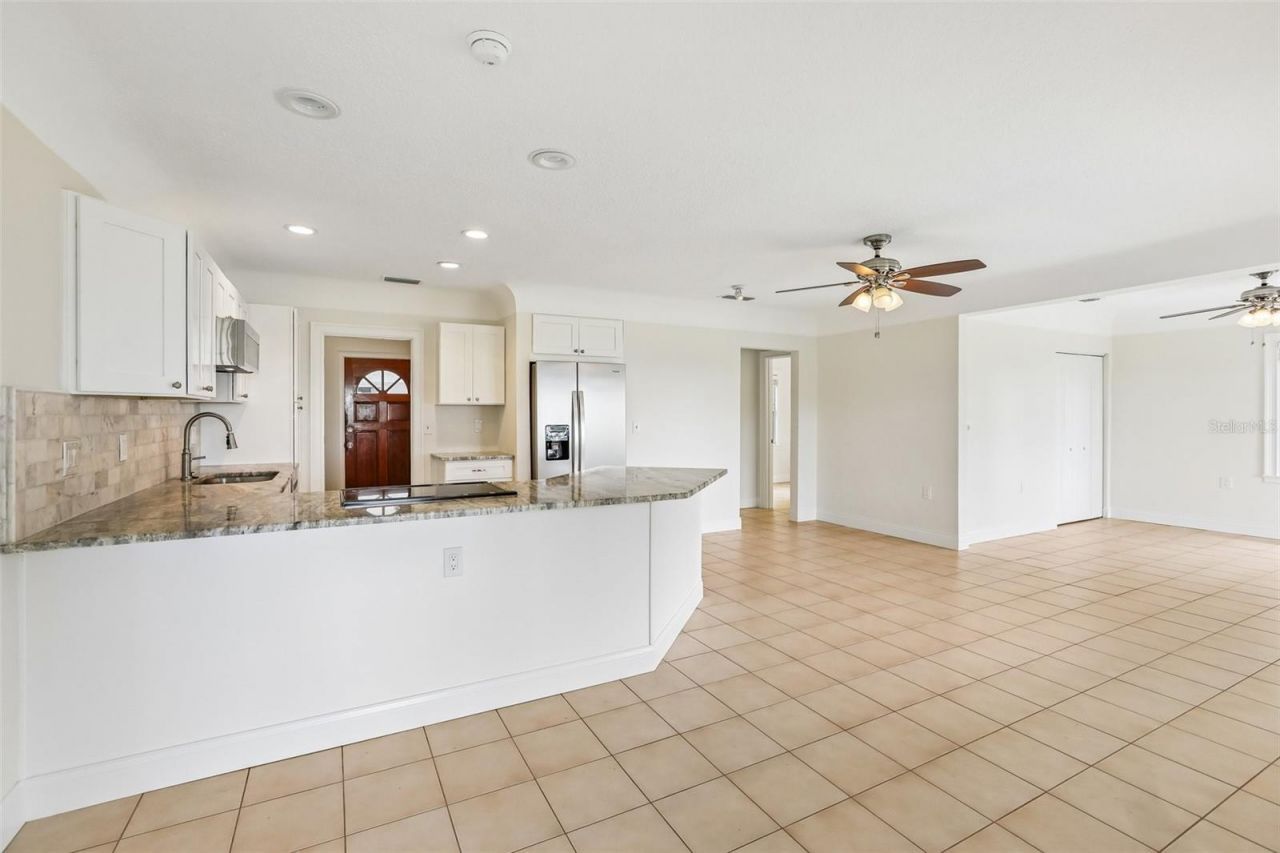 610 Indiana Avenue , Crystal Beach, FL 34681 Photo