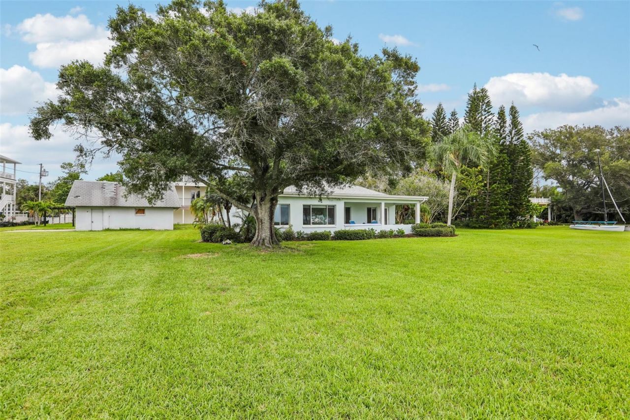 610 Indiana Avenue , Crystal Beach, FL 34681 Photo