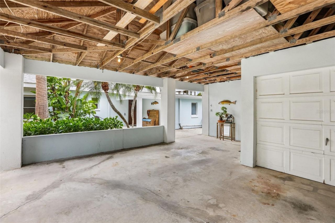 610 Indiana Avenue , Crystal Beach, FL 34681 Photo
