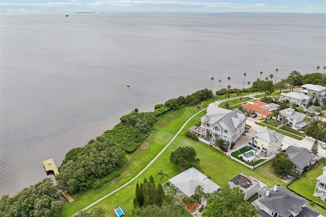 610 Indiana Avenue , Crystal Beach, FL 34681 Photo