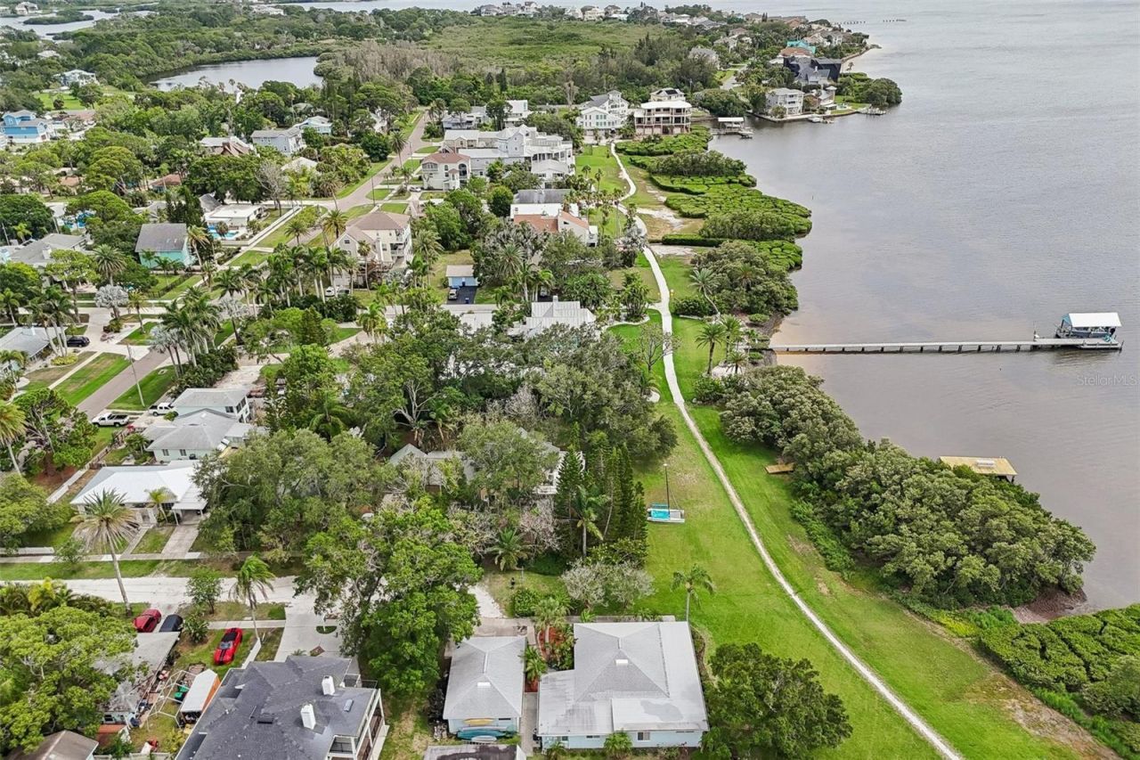 610 Indiana Avenue , Crystal Beach, FL 34681 Photo