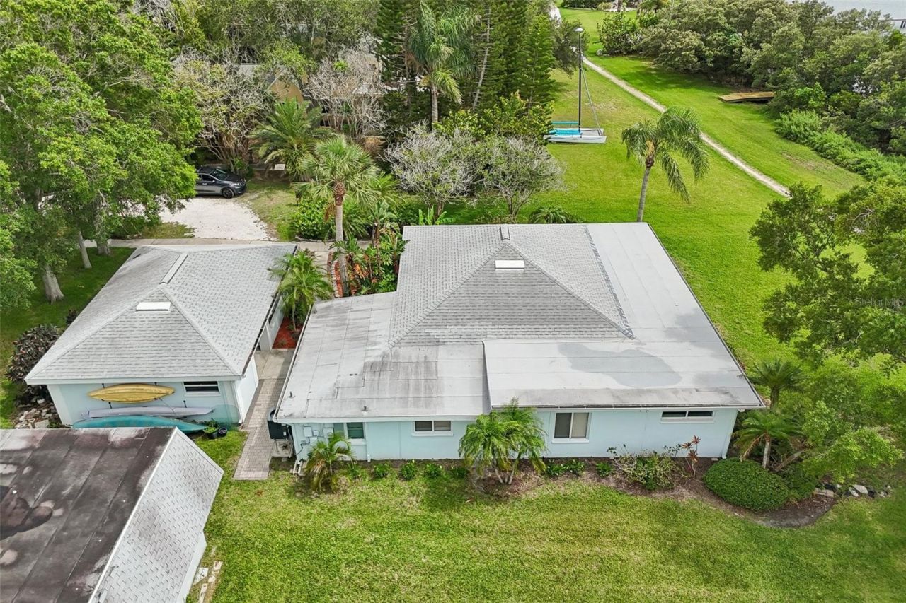610 Indiana Avenue , Crystal Beach, FL 34681 Photo