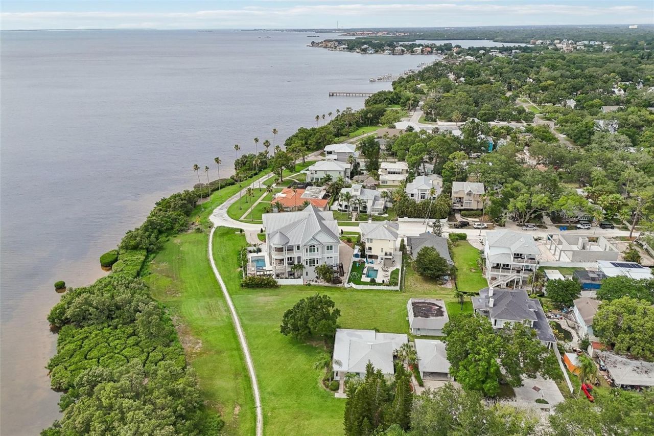 610 Indiana Avenue , Crystal Beach, FL 34681 Photo