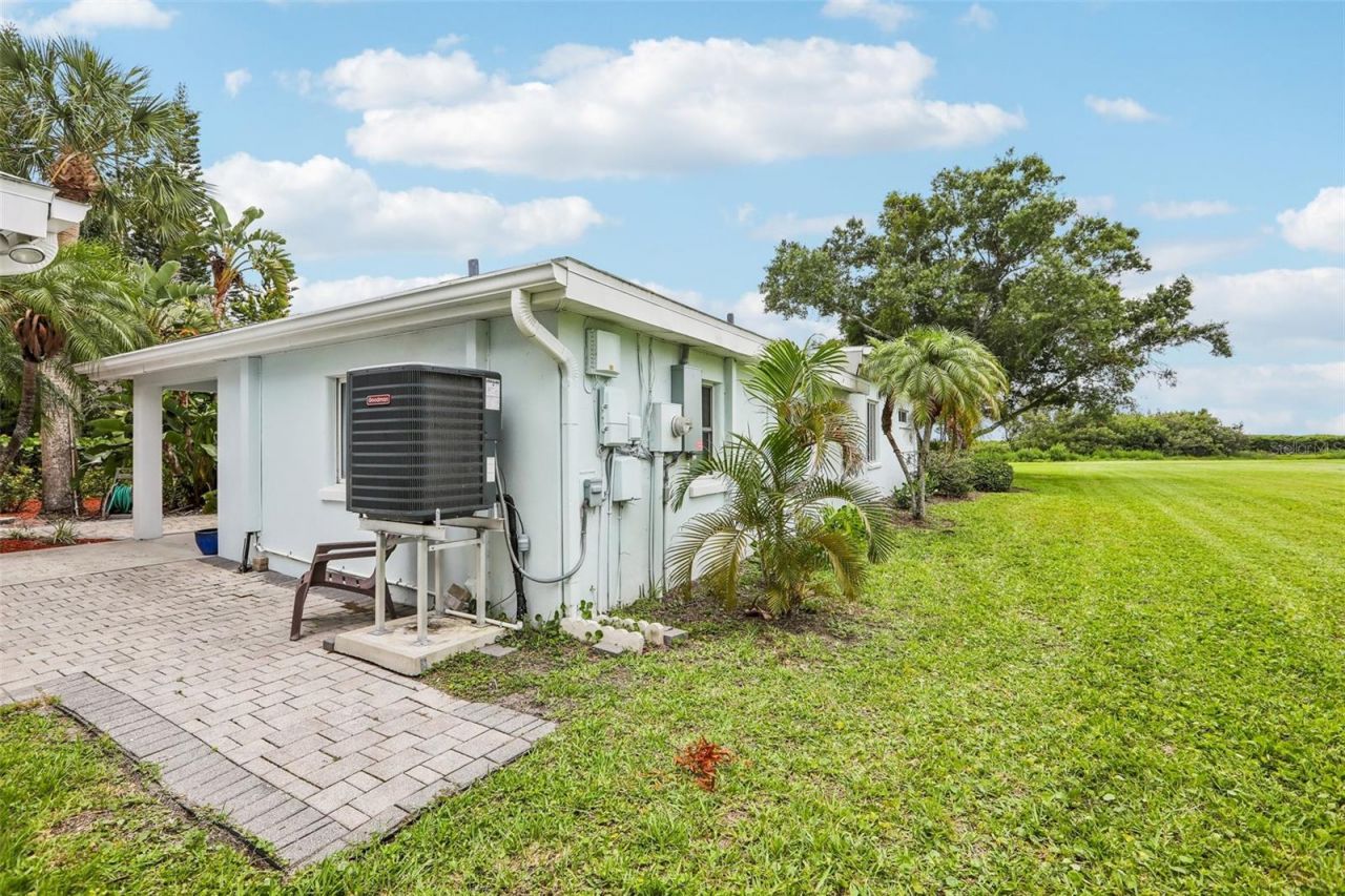 610 Indiana Avenue , Crystal Beach, FL 34681 Photo