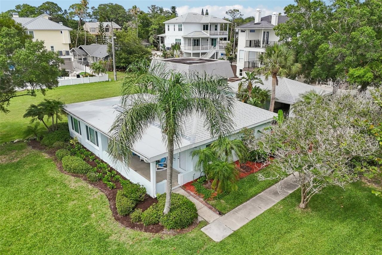 610 Indiana Avenue , Crystal Beach, FL 34681 Photo