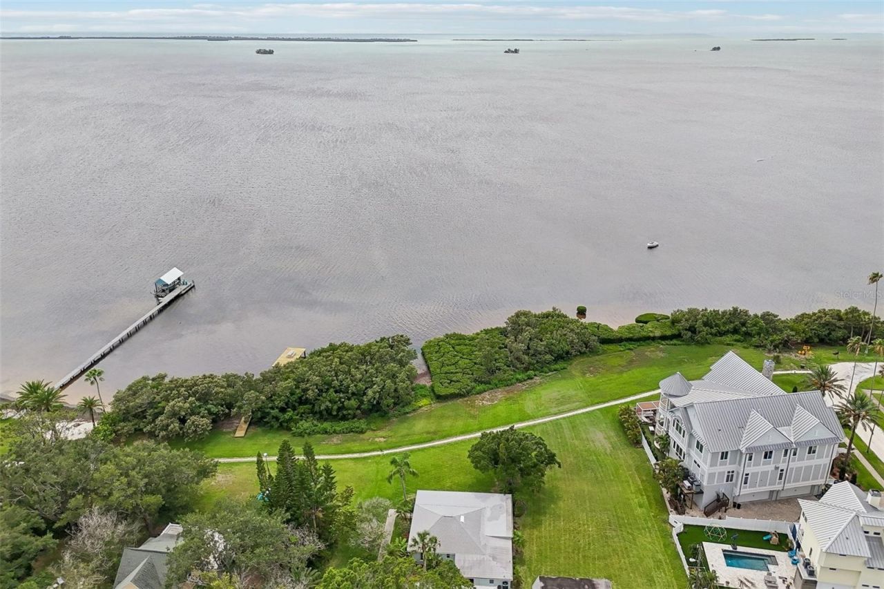 610 Indiana Avenue , Crystal Beach, FL 34681 Photo
