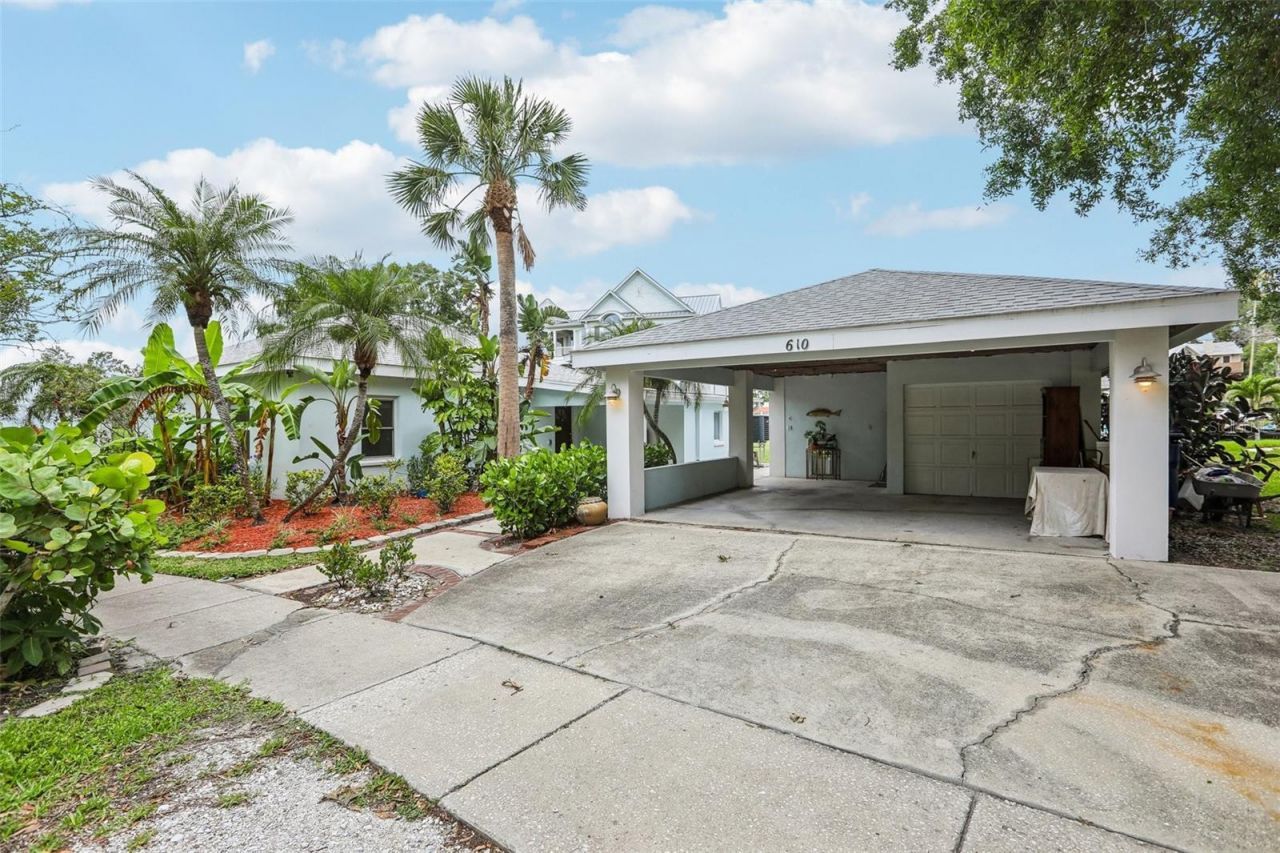 610 Indiana Avenue , Crystal Beach, FL 34681 Photo